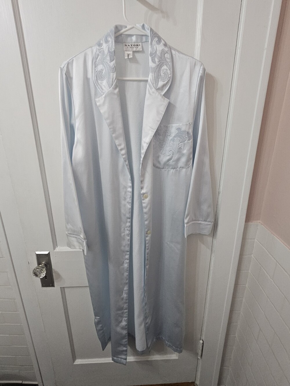 Natori Classics Button Down Sleep Shirt, Great Condition, Fits Sz Med